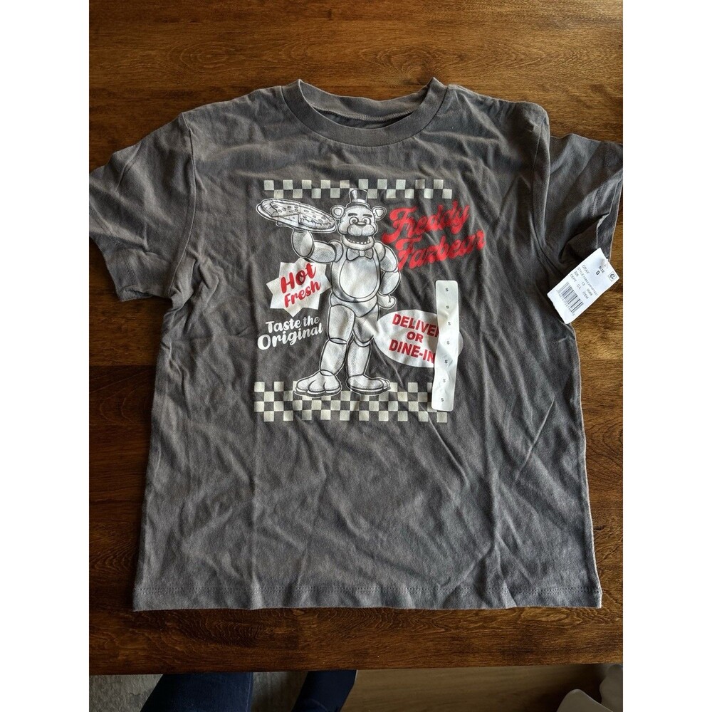 Five Nights At Freddys Fazbear Pizza Graphic T-Shirt Size Small Youth New Gray